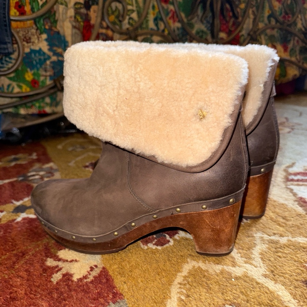 UGG Brown Sheepskin Boots Clogs Fleece lined platform size 8